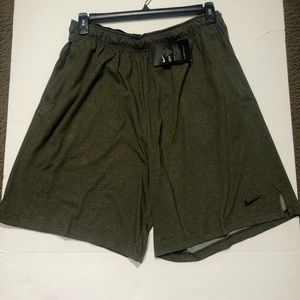 NIKE Men’s Dri-Fit Shorts (XXL)